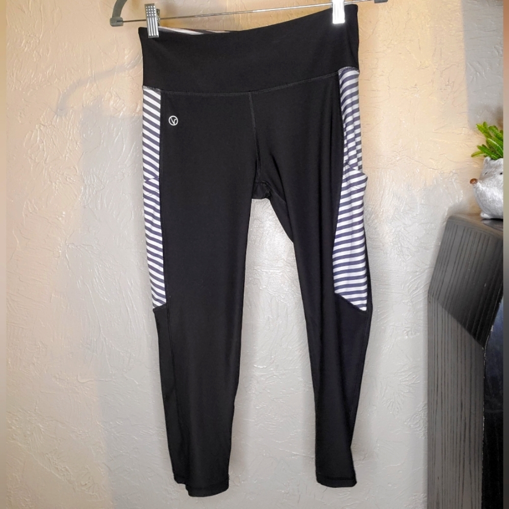 VOGO Athletica 7/8 leggings